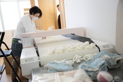 ギフトセット加工 — 自社内での検品・梱包